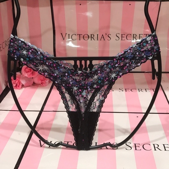 π Victoria Secret Lace Thong Panty - Picture 3 of 3
